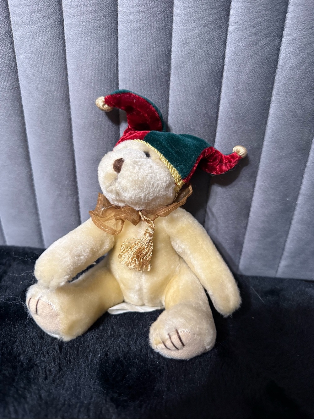 Russ Berrie Jeepers Christmas Teddy Bear Plush Jester Hat Holiday Toy